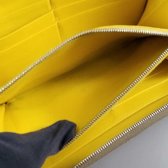 CELINE Beautiful Large Zippy compact wallet Solid color - Picture 8 of 16